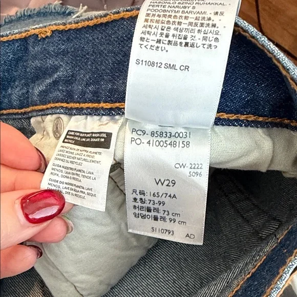 Levi's Dark Blue Women’s Midi Shorts Distressed size 29 - Picture 4 of 8